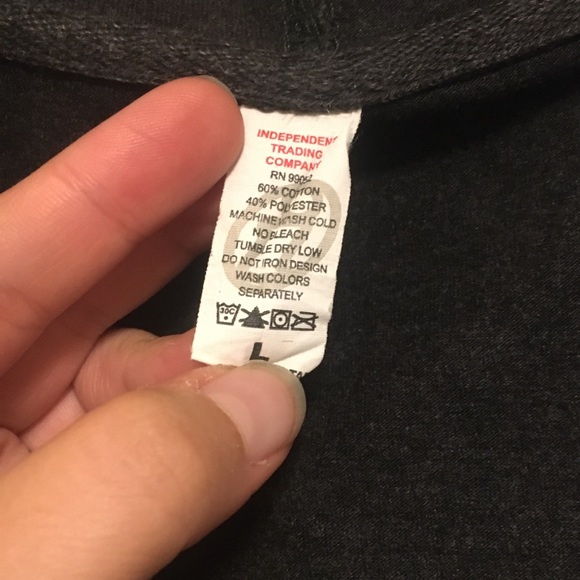 • SOLD // arrow television show fan gray zip-up hoodie • - Picture 5 of 6